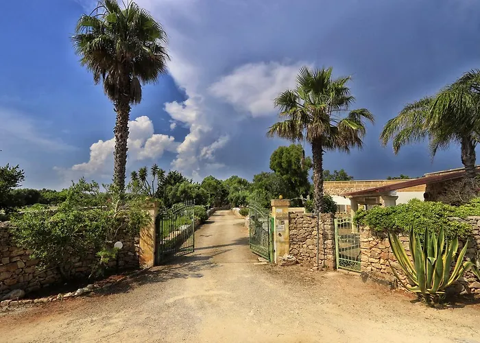 فندق مبيت وإفطار Allu Ruvezzu توري موتسا